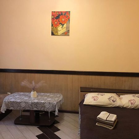 Lviv Center Apartment: Reliable Power in Heart of City Exterior photo